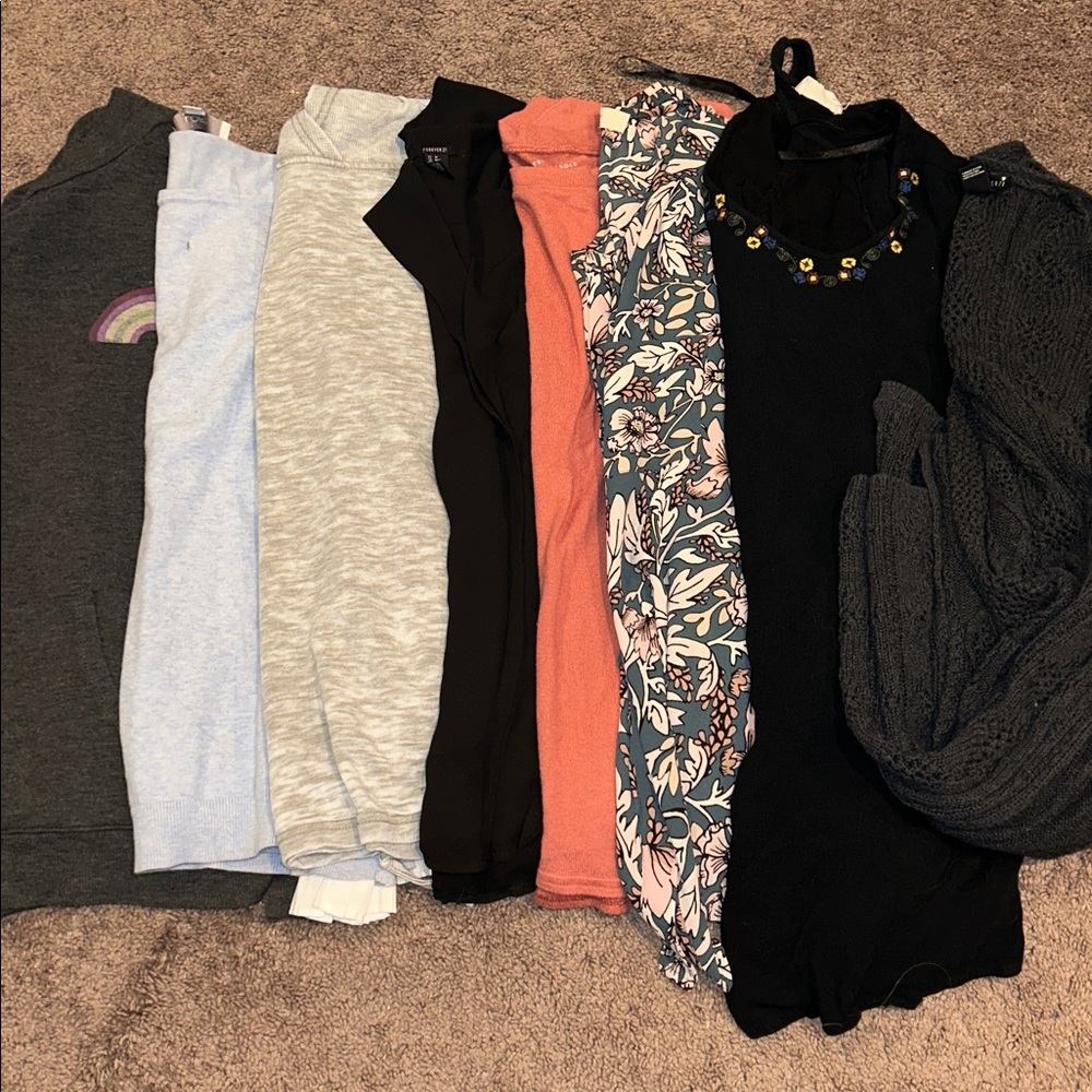 Size medium boho style tops & sweater bundle!